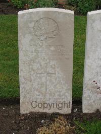 Etaples Military Cemetery - Backshall, Cecil Herbert